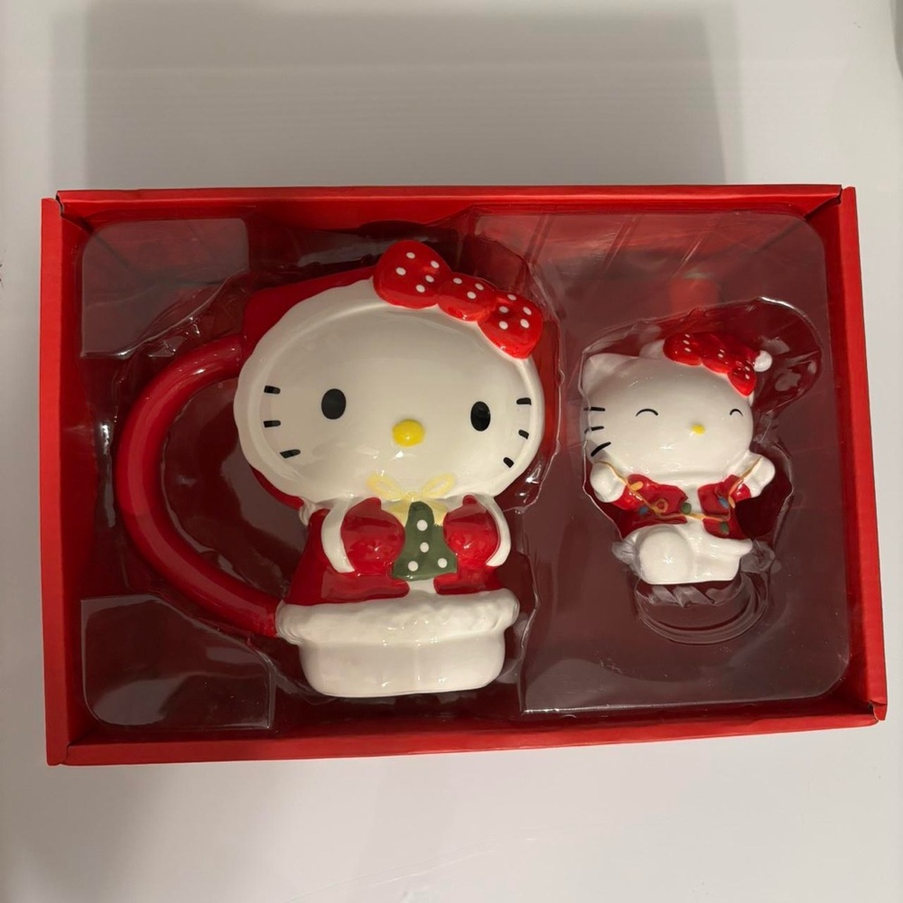 Hello Kitty Christmas Mug & Figurine Set